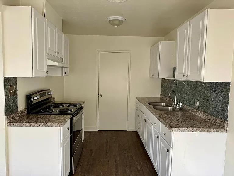 1329 E San Ramon Ave — Photo 9