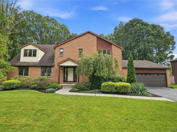 49 Fennec Ln, East Amherst, NY 14051