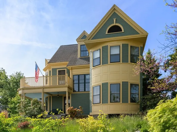 65 Welles Ave, Dorchester, MA 02124