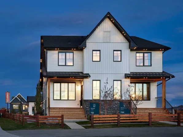 159 SE Royston Grn NW, Calgary, AB T3L 0N8