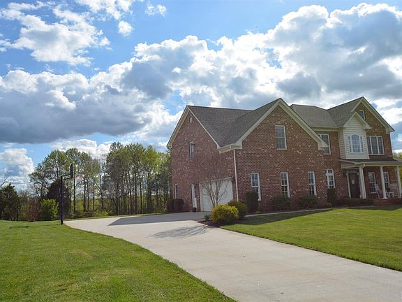 2nd image of 1370 Cedar Rock Dr