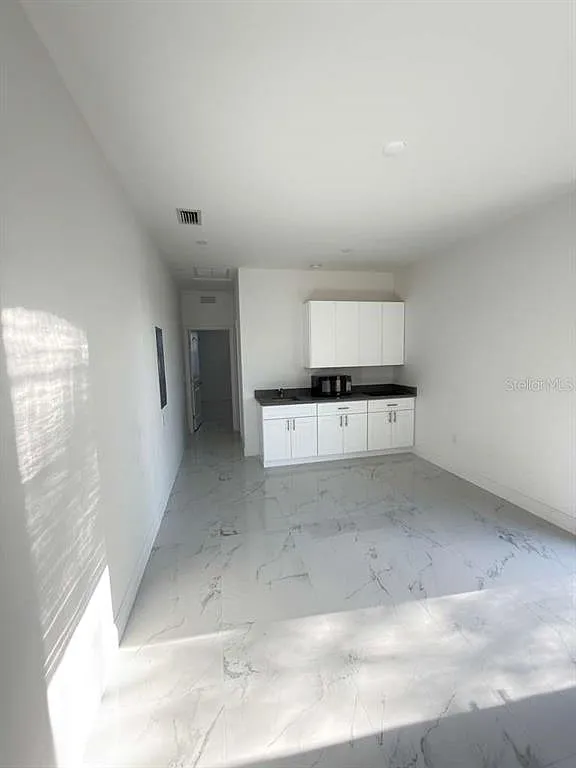 Building Photo - 4646 Leonard Blvd S #B