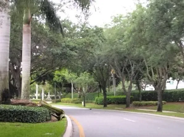 152 Berenger Walk, Royal Palm Beach, FL 33414