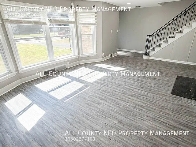 Spacious 4-Bedroom Home with Basement Storage! — Photo 3