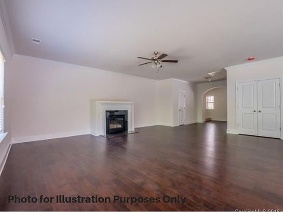 5th image of 442 Carolyn Ln