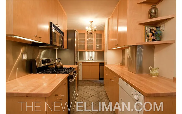 Sold by Douglas Elliman | media 21