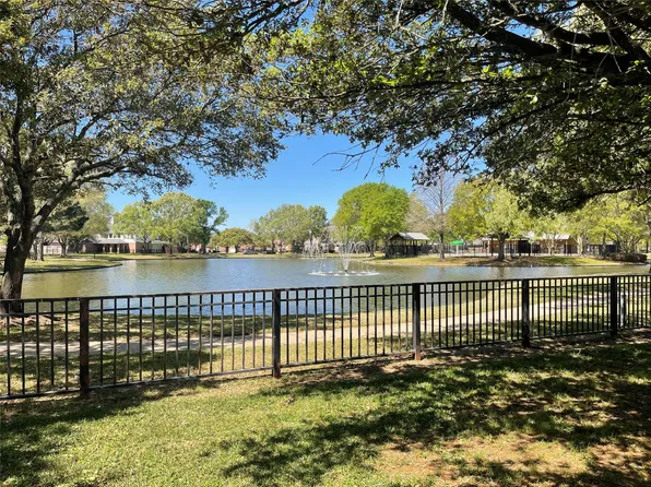 12711 Wildwood Bend Ln, Cypress, TX 77433