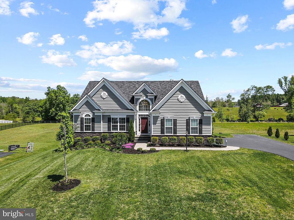 1st image of 8509 Sawtooth Ln