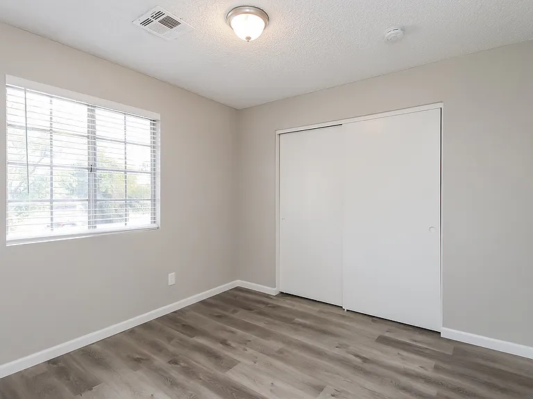 1712 N Apache Dr — Photo 10
