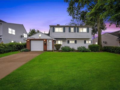 135 Acre Lane, Hicksville, NY, 11801