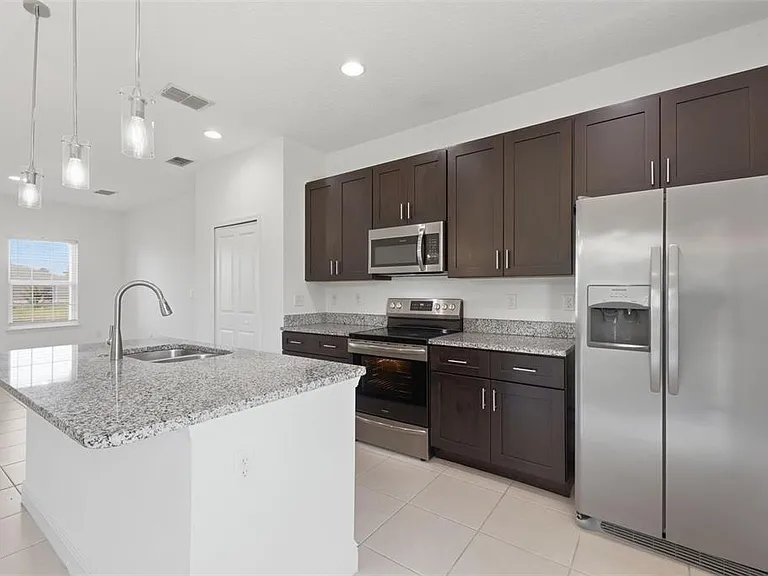 304 Begonia Ct — Photo 10