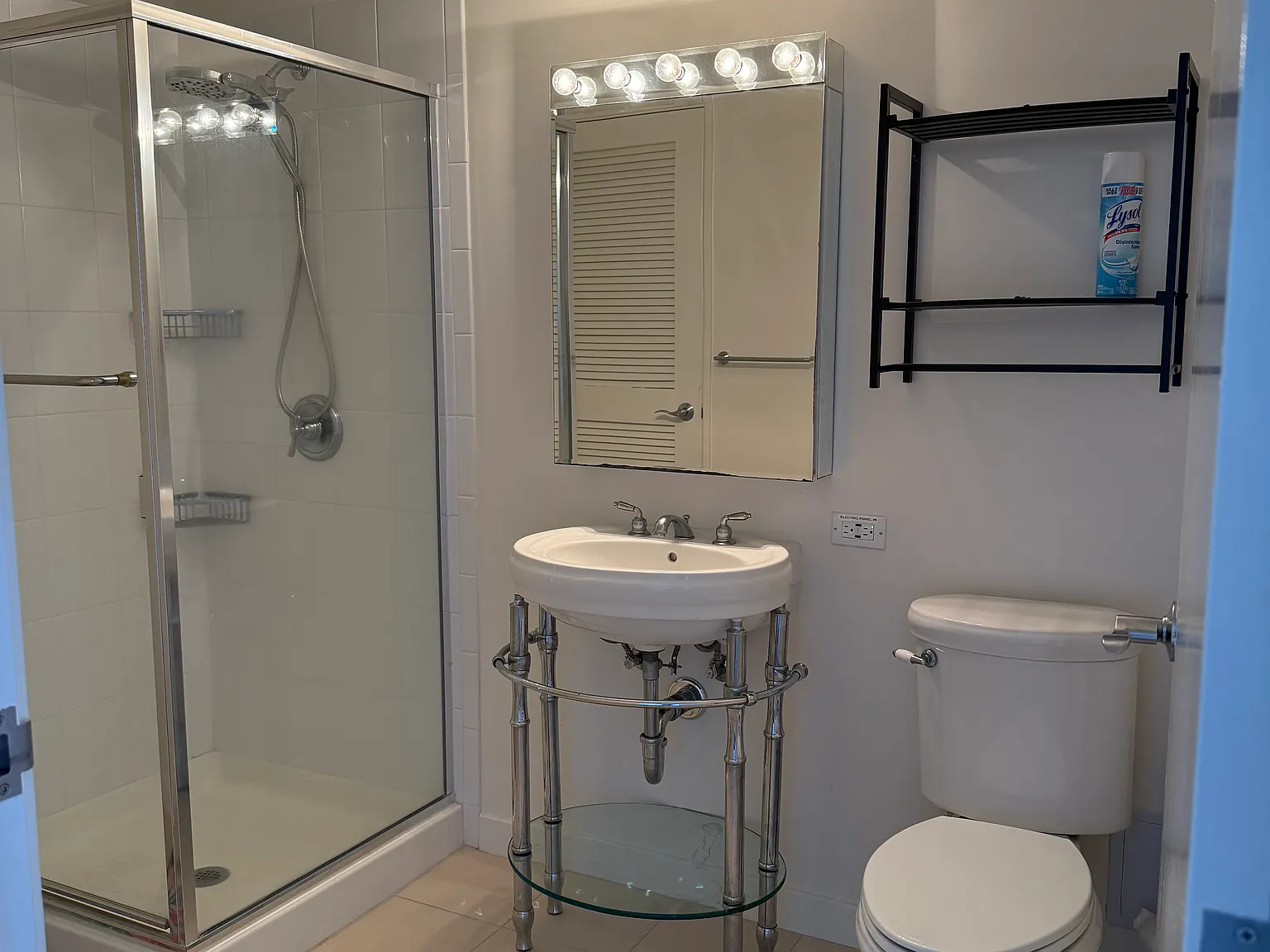 2 bed, 923 sqft, $3,700 — Photo 4