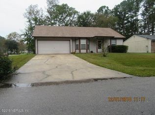 1628 Twin Oak Dr E, Middleburg, FL 32068