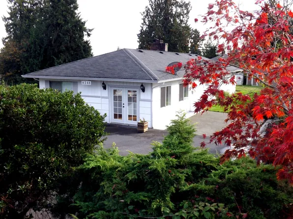 8248 E Seaview Dr, Pt Orchard, WA 98366