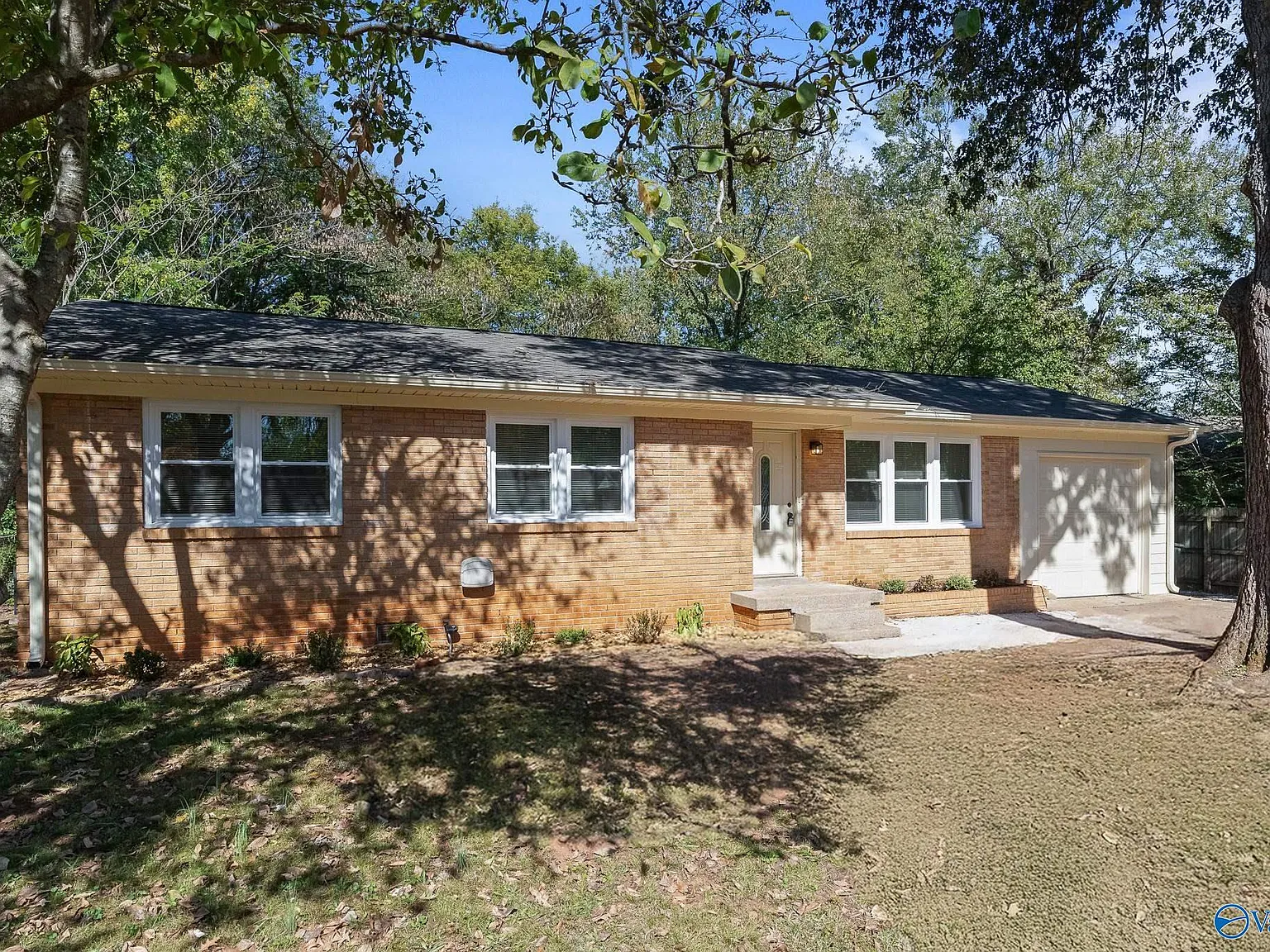 3 bed, 1.5 bath, 1133 sqft, $1,650 — Photo 3