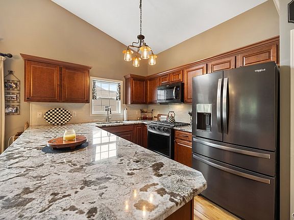 3rd image of 158 Slindes Woods Cir