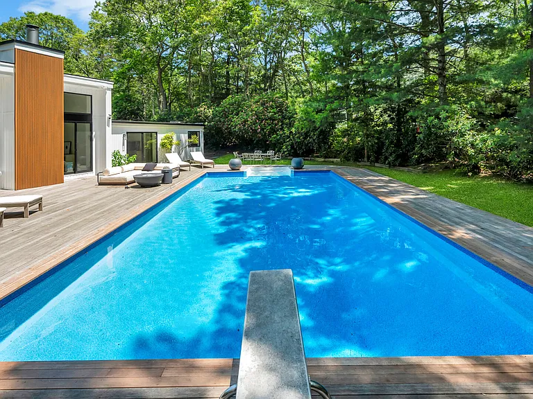 94 Peconic Hills Dr — Photo 31