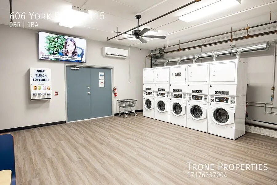 Building Photo - 115-606 York St #115