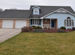 2195 Double L Dr, Independence, IA 50644