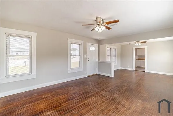 3 bed, 1750 sqft, $1,950 — Photo 3