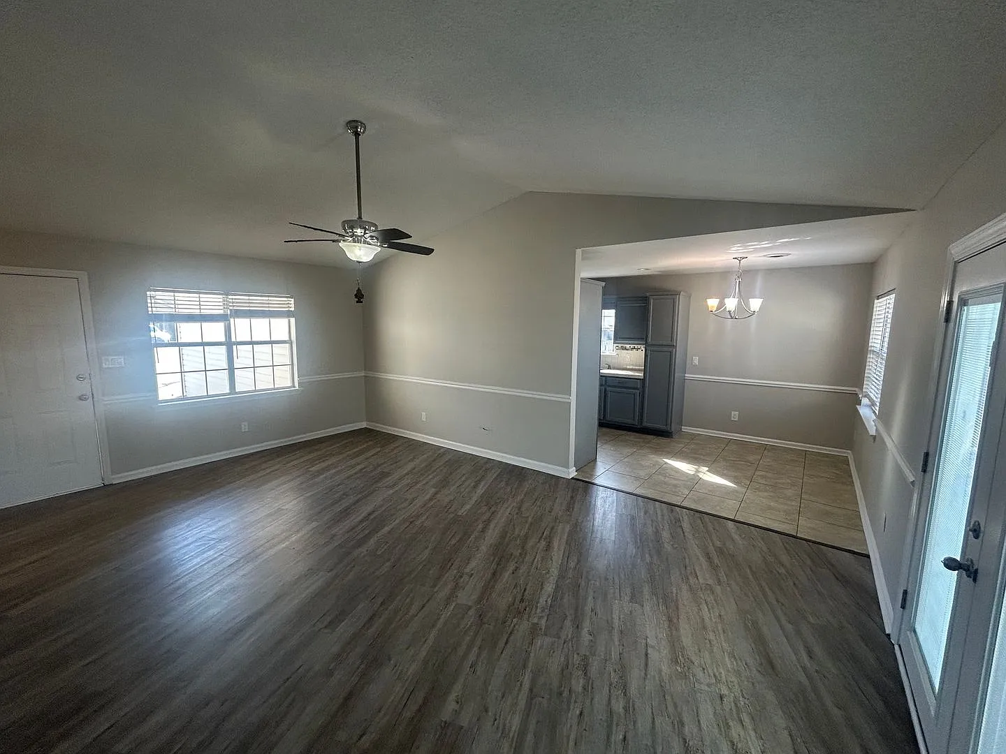 2729 Temperance Dr — Photo 3