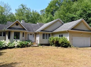 715 Pendleton Hill Rd, North Stonington, CT 06359