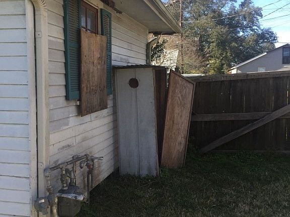5th image of 1001 Julia St