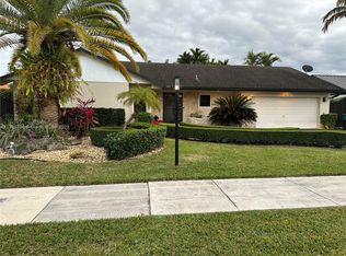 11620 SW 97th St, Miami, FL 33176