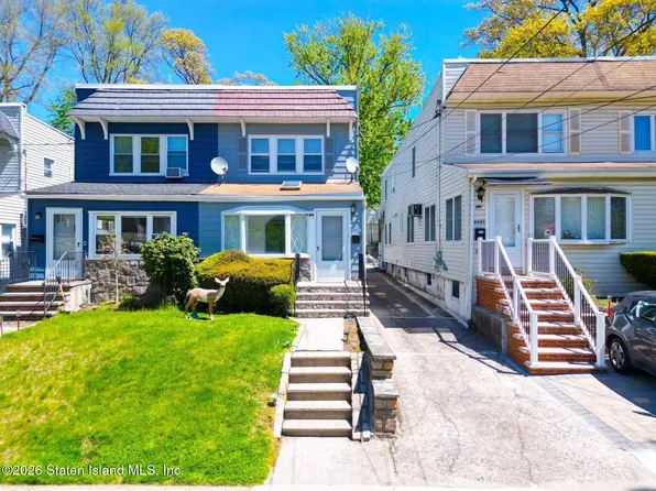 4221 249th St, Flushing, NY 11363