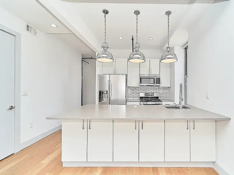 347 Lorimer St #3 — Photo 3