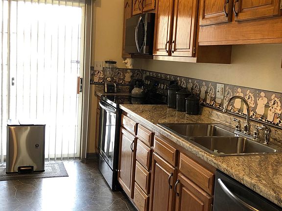 4th image of 8069 Deer Branch Dr