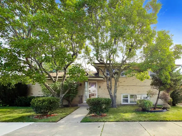 5545 Oakton St, Morton Grove, IL 60053