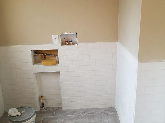 Laundry 1/2 bath