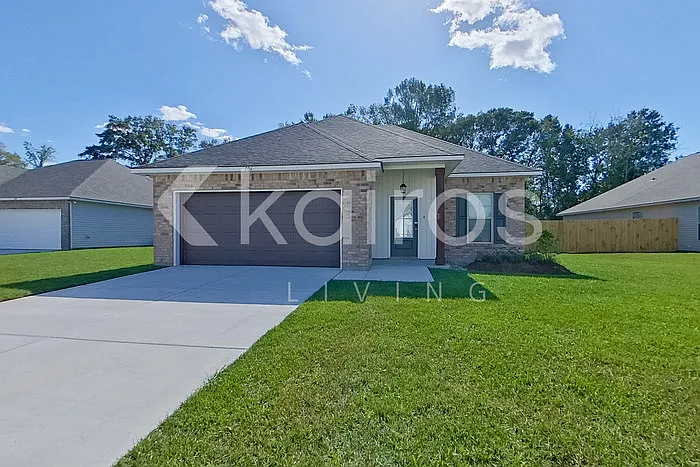 106 Hendrix Rd — Photo 1