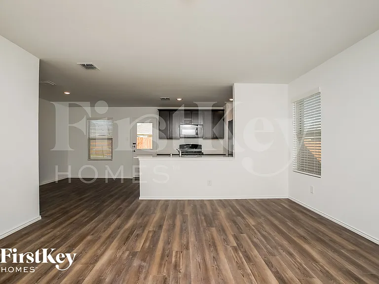 1614 River Crossing Dr — Photo 8
