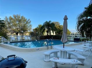 4595 Chancellor St NE APT 101, Saint Petersburg, FL 33703