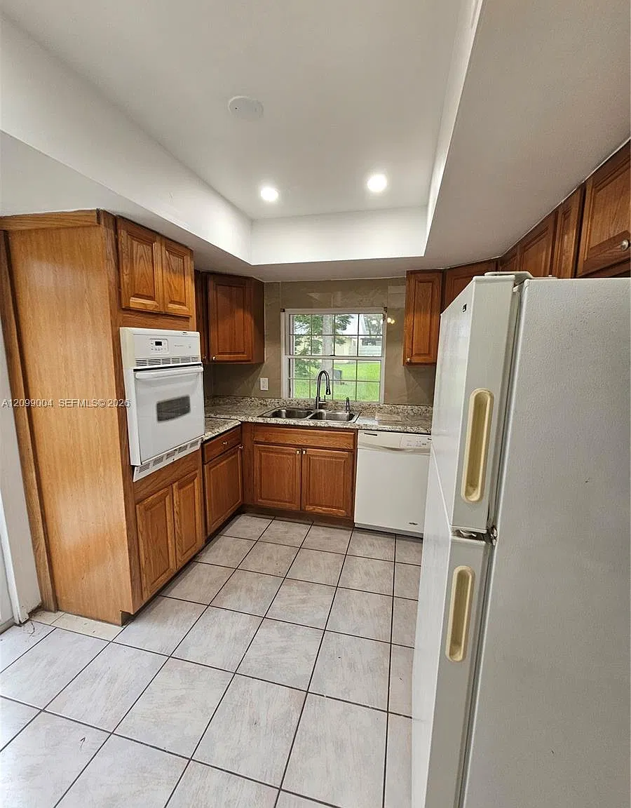 14780 SW 139th Ct — Photo 3