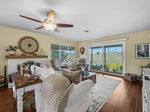 4th image of 1380 Steele Canyon Road
