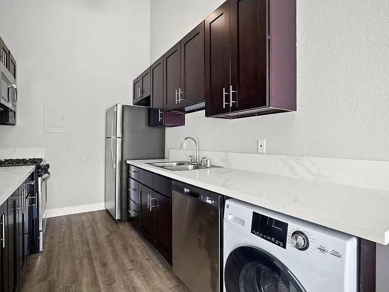 Brody Terrace Apartments — Photo 40
