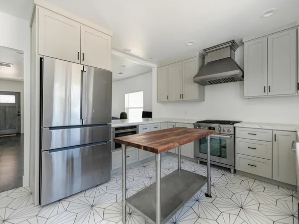 2111 35th St, Sacramento, CA 95817