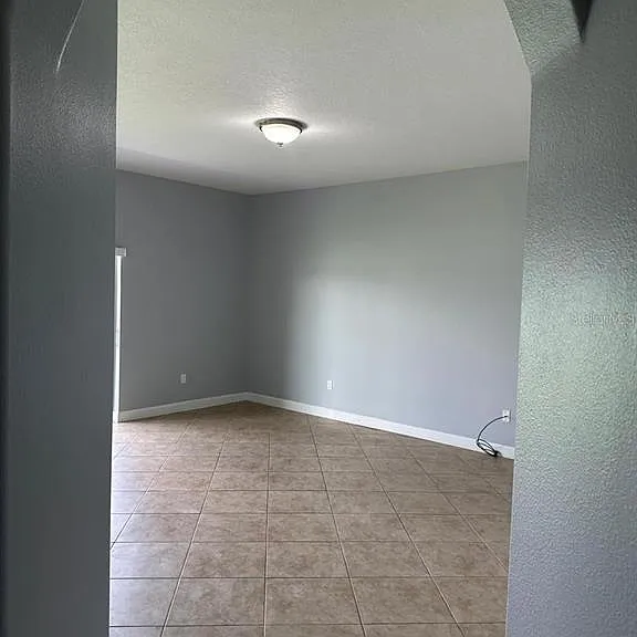 1900 Thetford Cir — Photo 6