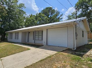 196 Bonnie Dr, Ozark, AL 36360