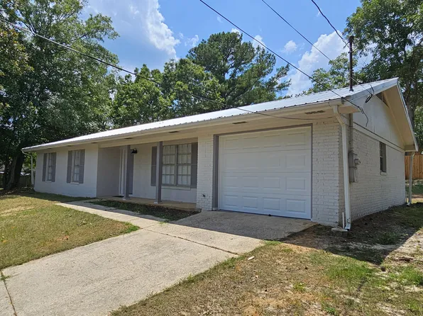 196 Bonnie Dr, Ozark, AL 36360