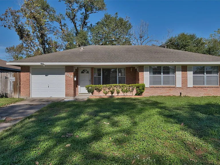5210 De Lange Ln — Photo 28