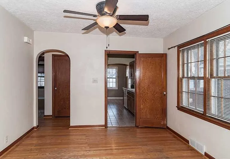 1109 N Downey Ave — Photo 9