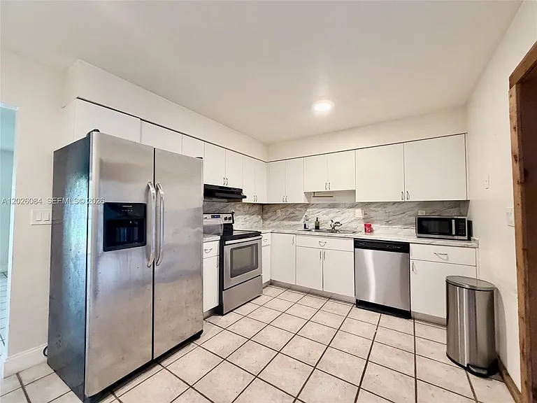 5180 SW 27th Ter — Photo 10