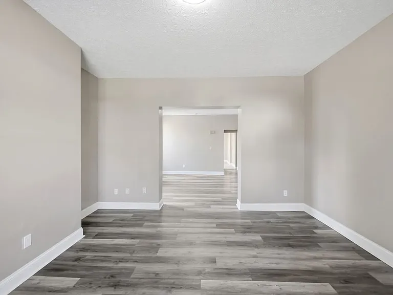 387 Saint Clair Ave — Photo 10