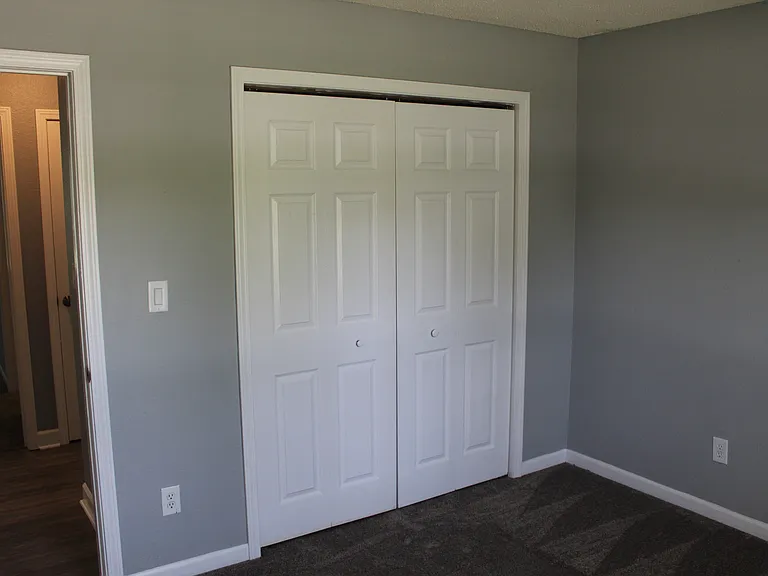 612 Woodfield Cir — Photo 11