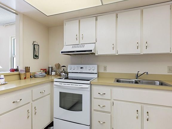 5th image of 600 Royal Palm Blvd APT 2A
