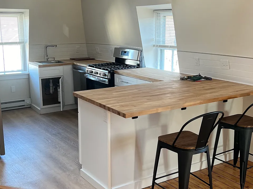 44 E Bowery St #3